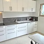 Grand Pin 77 아파트 *