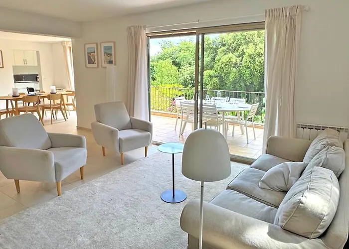 Grand Pin 77 アパート